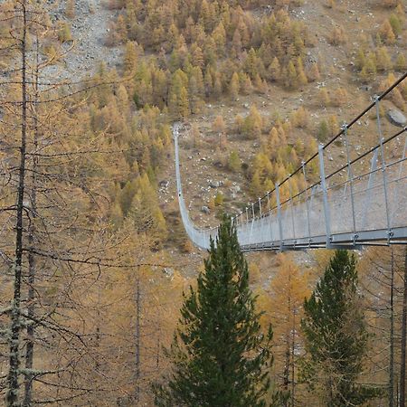 Haus Valaisia - Randa Bei Zermatt Apartment Екстериор снимка
