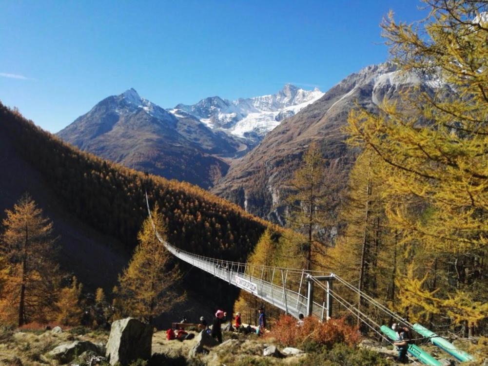 Haus Valaisia - Randa Bei Zermatt Apartment Екстериор снимка